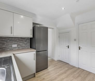 2 bedroom semi-detached house to rent - Photo 5