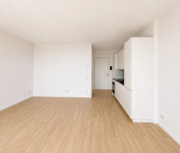 Wien von oben – DC2 Studio mit Morgensonne - Foto 2