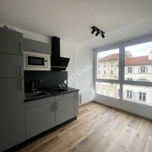 Location Appartement 2 pièces 23m² - Photo 2