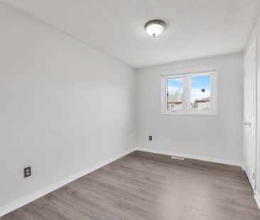 For Lease - 39 Martindale Crescent, Brampton, Ontario - Photo 4