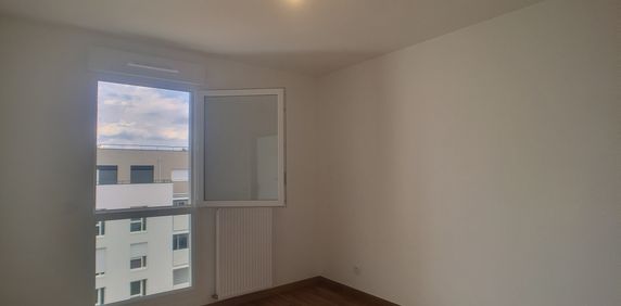 T2 - 37 m2 - GARAGE - 69100 - VILLEURBANNE - Photo 2