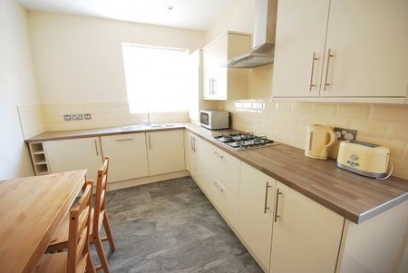 2 Bed - Claremont Road, Spital Tongues - Photo 4