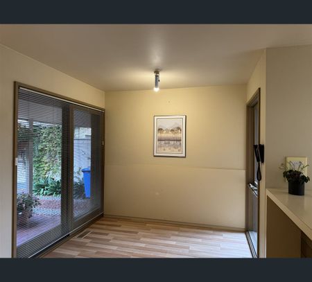 1 Cosham St, Brighton, Vic 3186 - Photo 5