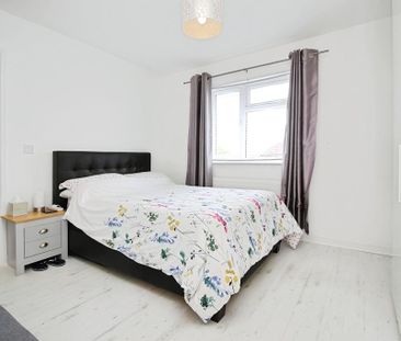 2 bedroom semi-detached house to rent - Photo 4