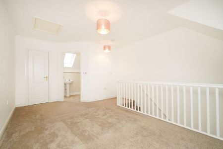 3 bedroom House to rent - Photo 2