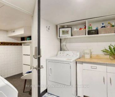 211 MARKHAM STREET - Photo 1