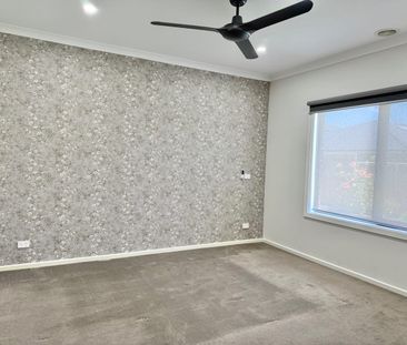 For Lease - Stylish Family Home with Space, Comfort & Convenience - Photo 3