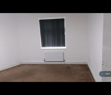 3 bedroom flat to rent - Photo 6