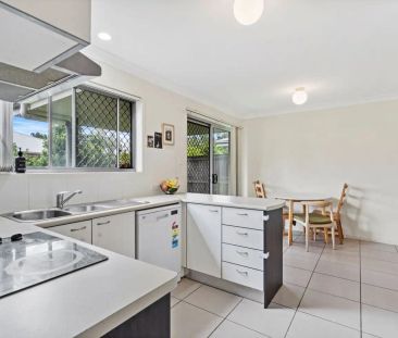 “Modern Townhouse 3 Bed 2.5 Bath” - Photo 1