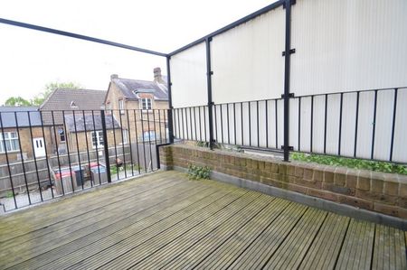 9 Hencroft Street North, Slough, Berkshire,SL1 - Photo 5