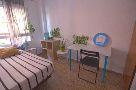 Carrer del Mestre Valls, Valencia, Valencian Community 46022 - Photo 5