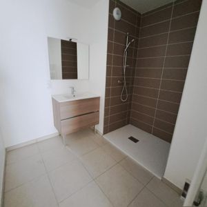 Location Appartement 3 pièces Meublé 71m² CHAMBERY 73000 - Photo 2
