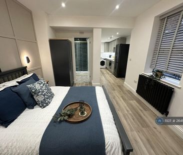 1 bedroom in a house share to rent - Photo 3