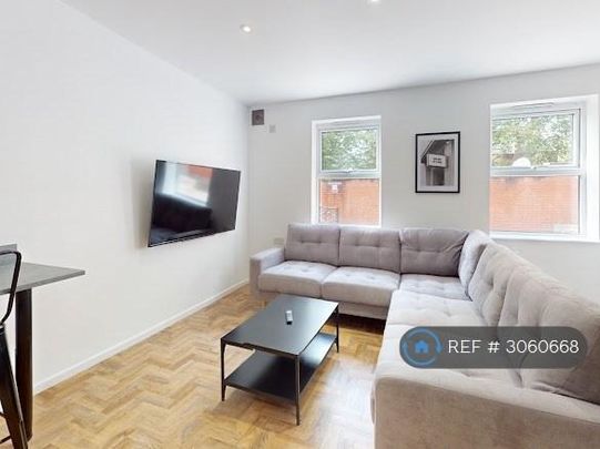 1 bedroom in a house share to rent - Photo 1