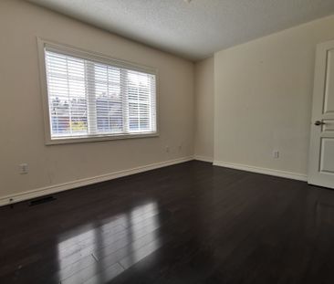 For Lease - 1140 Stuffles Crescent, Newmarket, Ontario - Photo 4