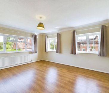 4 bedroom detached house to rent - Photo 3