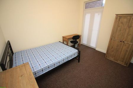 5 bedroom terraced house to rent - Photo 4