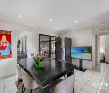 Three Bedroom Family Brick Home with Spacious Yard!! - Photo 4