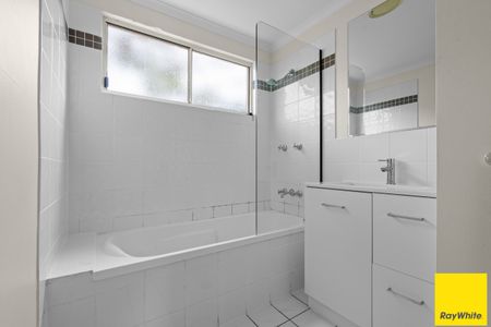 TWO BEDROOM UNIT - CLOSE TO LOCAL SHOPS AND SCHOOLS - Photo 5