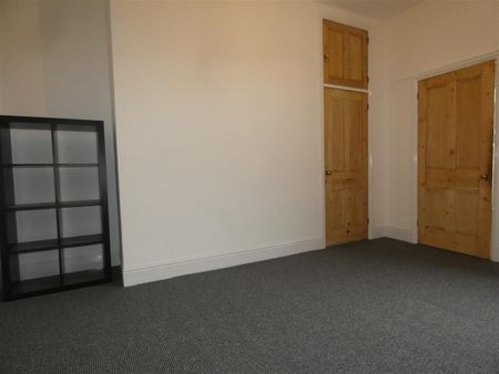 2 bed flat to rent in Trewhitt Road, Heaton, NE6 - Photo 4