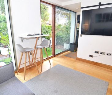 Rivermead Close, Teddington, TW11 - Photo 5