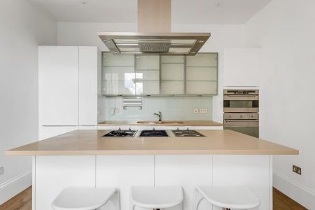 3 bedroom apartment to rent - Photo 4