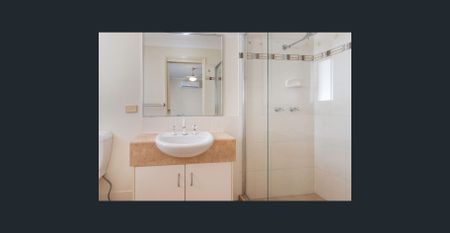 Family Comfort in a Quiet Cul-de-Sac - Photo 4