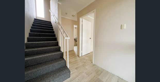 A Family Sized Terrace Home! - Photo 1