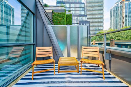 For Lease - 33 Dundonald Street Unit# TH 2, Toronto, Ontario - Photo 4