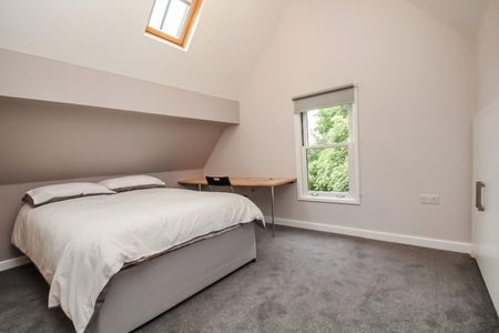 4 bedroom apartment to rent - Photo 5