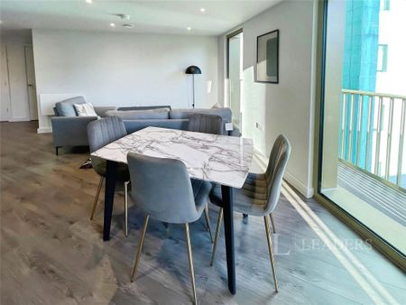 2 bedroom flat to rent - Photo 3