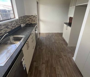 Springvale Family Home - Photo 4