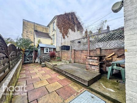 2 bedroom terraced house to rent - Photo 4
