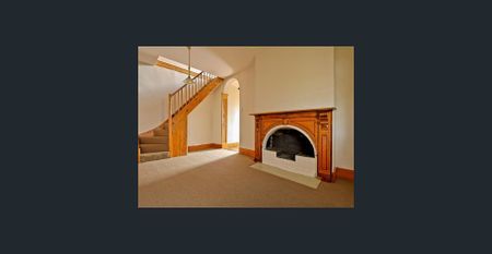 Charming & Stylish - Photo 2