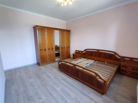 Oferim un apartament spre inchiriere cu 3 camere in zona Frunzisului - Photo 4