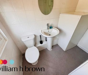 2 bedroom bungalow to rent - Photo 2