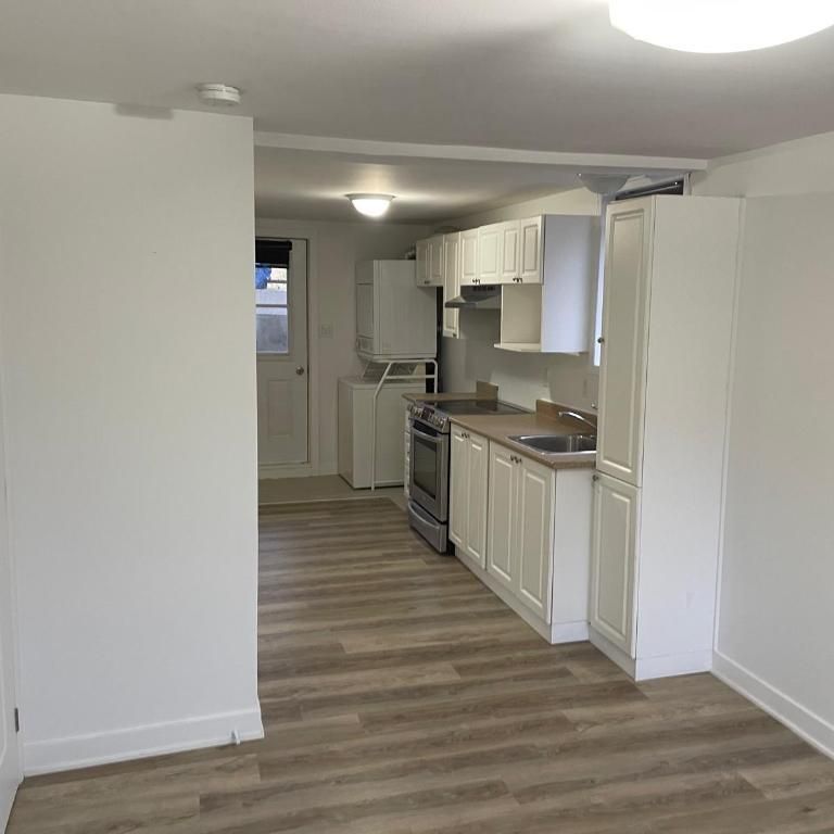 3½ Renovated – All-Inclusive – Île-Perrot (Hydro + Parking Included) Available Now – Move-in Ready! - Photo 1