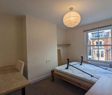 5 bedroom terraced house to rent - Photo 3