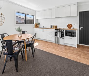 Fully Furnished two Bedroom Home - Photo 1