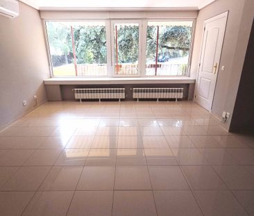 Casa adosada de alquiler en Paseo de Los Parques, 38, Encinar de lo... - Photo 1