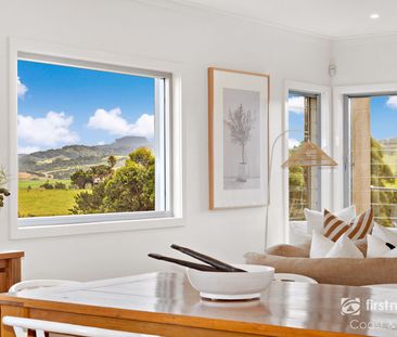 Elegant Family Home with Breathtaking Rural Views - Photo 5