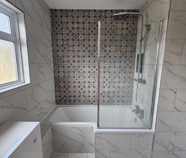 4 bedroom semi-detached house to rent - Photo 6