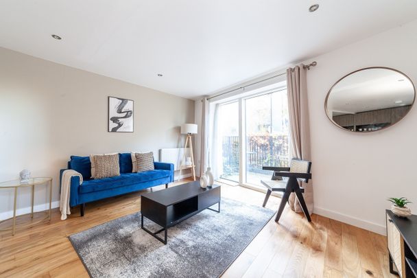 2 Bed Flat, Hester House, SE13 - Photo 1