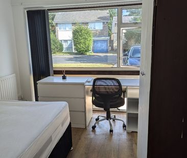 5 Bed Detached House, Arnesby Road, NG7 - Photo 3