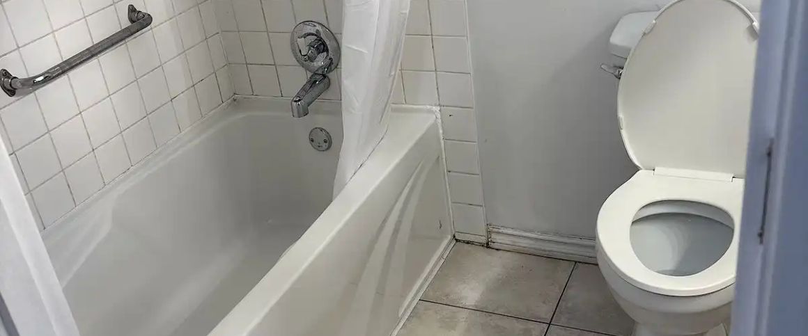 3 bedroom townhouse shared — 1 Bedroom Room For Rent - Photo 1