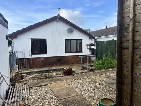 Brynglas, Penygroes, Llanelli, Carmarthenshire. - Photo 2