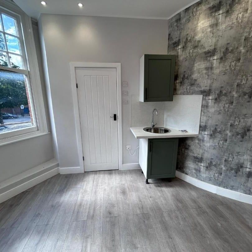 Studio Flat, Fortis Green Road, N10 - Photo 1