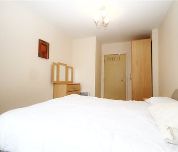 Oriental Road, Woking, Surrey, GU22 7PH - Photo 3