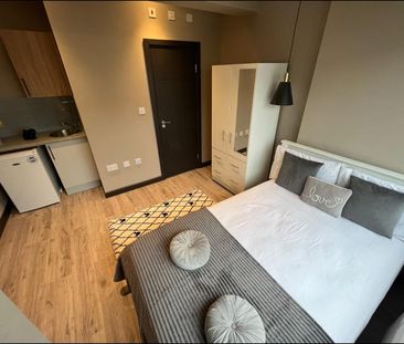 Room in a Shared House, Woodmansterne Road, SW16 - Photo 4