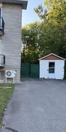 41/2 a Laval dispo 1 Déc 2025 internet 1 stationnements, Thermopompe chaud et froid Locker privé inclus - Photo 3